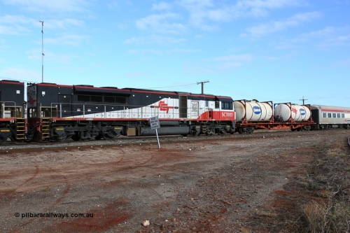 160525 4553
Parkeston, SCT train 3PG1 which operates from Perth to Parkes NSW (Goobang Junction) arrives with second unit SCT class SCT 011 serial 07-1735 an EDI Downer built EMD model GT46C-ACe with 73 waggons for 3381 tonnes and 1726 metres behind it.
Keywords: SCT-class;SCT011;EDI-Downer;EMD;GT46C-ACe;07-1735;