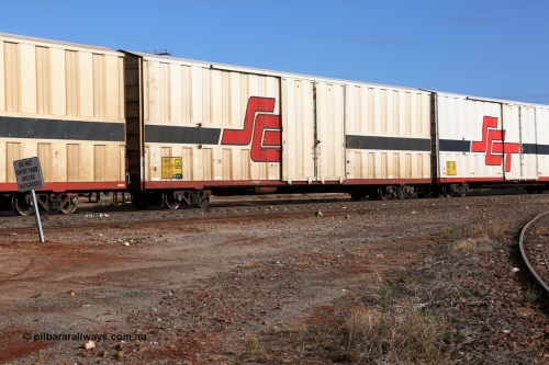 160525 4600
Parkeston, SCT train 3PG1 which operates from Perth to Parkes NSW (Goobang Junction), PBHY type covered van PBHY 0010 Greater Freighter, one of thirty five units built by Gemco WA in 2005 with plain white doors.
Keywords: PBHY-type;PBHY0010;Gemco-WA;