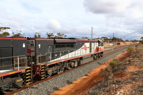 160526 5288
West Kalgoorlie, SCT train 3MP9 operating from Melbourne to Perth, with 76 waggons for 5709.8 tonnes and 1795 metres with EDI Downer built EMD model GT46C-ACe unit SCT 014 serial 08-1738 on the point with sister unit SCT 012 as they hold the mainline.
Keywords: SCT-class;SCT014;EDI-Downer;EMD;GT46C-ACe;08-1738;