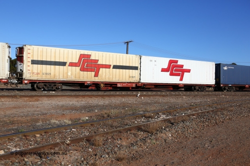 160530 9138
Parkeston, SCT train 1PM9 operates mostly empty from Perth to Melbourne, Gemco WA built PQIY type 80' container flat PQIY 0006 loaded with two 40' RFRA type SCT reefers SCTR 029 and SCTR 133.
Keywords: PQIY-type;PQIY0006;Gemco-WA;