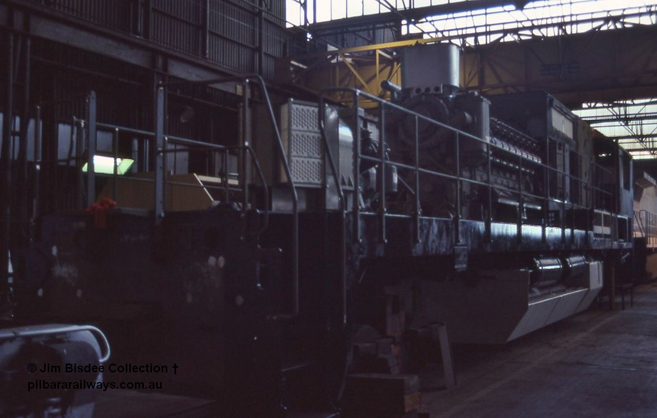 1048 001
Welshpool, Goninan Open Day 27th August, 1988. View from No.2 end of under construction GE CM39-8 locomotive 5632 serial 5831-11 / 88-081 being built for Mt Newman Mining.
Jim Bisdee photo.
Keywords: 5632;Goninan;GE;CM39-8;5831-11/88-081;