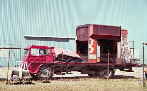 23712
Bassendean, Goninan workshops, Mt Newman Mining's AE Goodwin built ALCo model M636 unit 5473 serial G6047-5 being scrapped to frame level, hood section on truck. December 1992.
Jim Bisdee photo.
Keywords: 5473;AE-Goodwin;ALCo;M636C;G6047-5;
