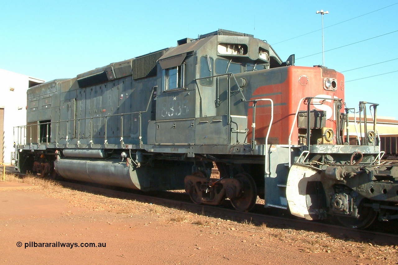 031119 165830r
Nelson Point, Ex Southern Pacific SD40T-2 loco 8335 serial 786175-9 built in April 1979 and retired by Union Pacific 23rd May 2001, this unit was purchased as a spares source for the other SD40 style units. The T signifies that it is a Tunnel motor with a modified radiator intake to allow 'cool' running through the Sierra Nevada tunnels. And the 'M' with a lighting rod through it meant that it was a master unit for radio controlled helpers, used in the Tehachapi mountains. 19th November 2003.
Keywords: SP8335;EMD;SD40T-2;786175-9;