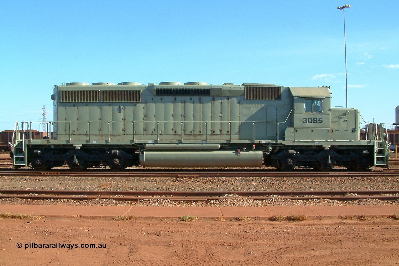 040127 163743r
Nelson Point, SD40-2 loco 3085 serial 786170-25 originally Union Pacific unit UP 3523 stands out the front of the Locomotive Overhaul Shop, awaiting repairs 27th January 2004.
Keywords: 3085;EMD;SD40-2;786170-25;UP3523;