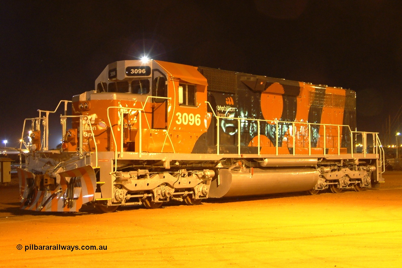 040806 185209r
Nelson Point, the first of the last! EMD SD40R unit 3096 serial 31510 originally Southern Pacific SD40 SP 8429 the first SD40R unloaded out of the final batch sits at the hardstand awaiting pick-up 6th August 2004.
Keywords: 3096;EMD;SD40R;31510/7861-20;SD40;SP8429;