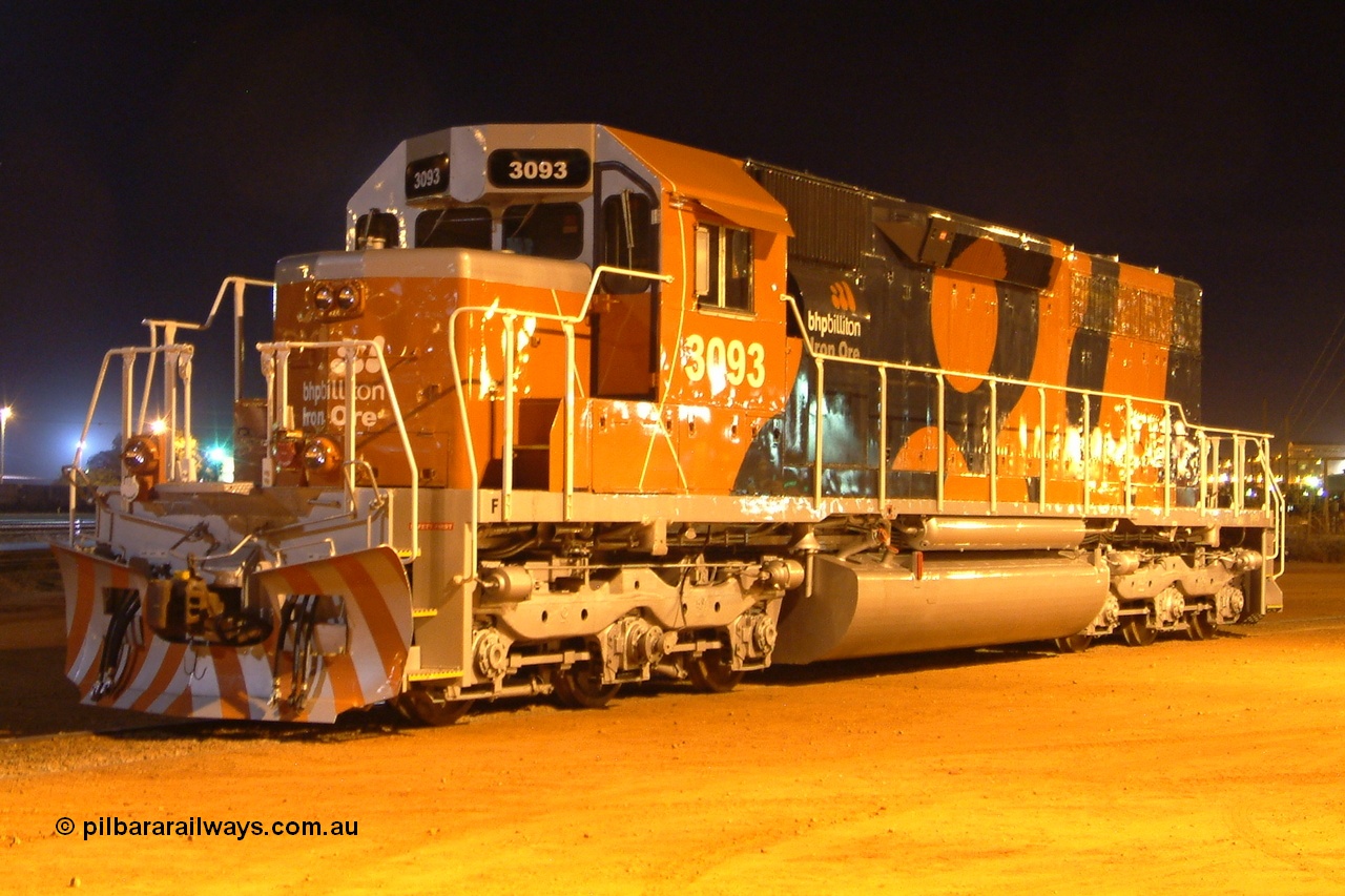 040807 184612r
Nelson Point, BHP Billiton EMD SD40R unit 3093 serial 33679 and originally Southern Pacific SD40 SP 8487 sits at the hard stand having been delivered earlier in the day 7th August 2004.
Keywords: 3093;EMD;SD40R;33679/7083-9;SD40;SP8487;