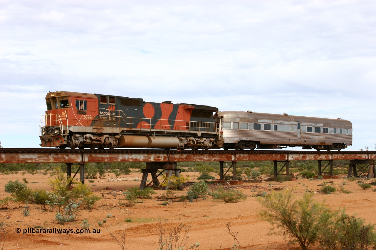 050624 3249
Tabba Tabba Creek, 46.5 km on the GML sees BHP Billiton Goninan GE rebuilt model CM40-8M unit 5636 'Munda' serial 8151-11 / 91-122 leads the Sundowner on its way to Goldsworthy on top of the bridge 24th June 2005.
Keywords: 5636;Goninan;GE;CM40-8M;8151-11/91-122;rebuild;AE-Goodwin;ALCo;C636;5462;G6035-3;