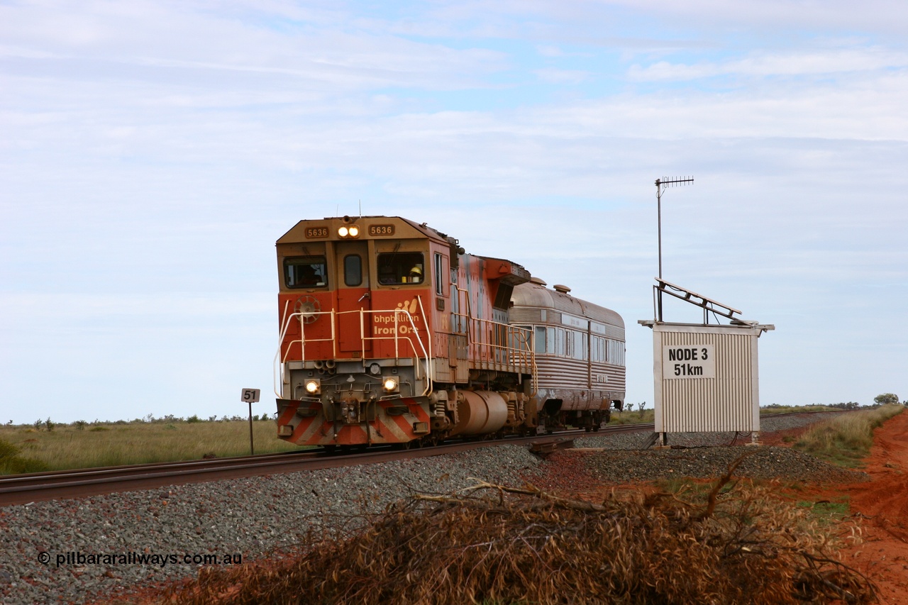 050624 3254
Node 3 location at the 51 km on the GML sees BHP Billiton Goninan GE rebuilt model CM40-8M unit 5636 'Munda' serial 8151-11 / 91-122 leads the Sundowner on its way to Goldsworthy passes the node cabin 24th June 2005.
Keywords: 5636;Goninan;GE;CM40-8M;8151-11/91-122;rebuild;AE-Goodwin;ALCo;C636;5462;G6035-3;