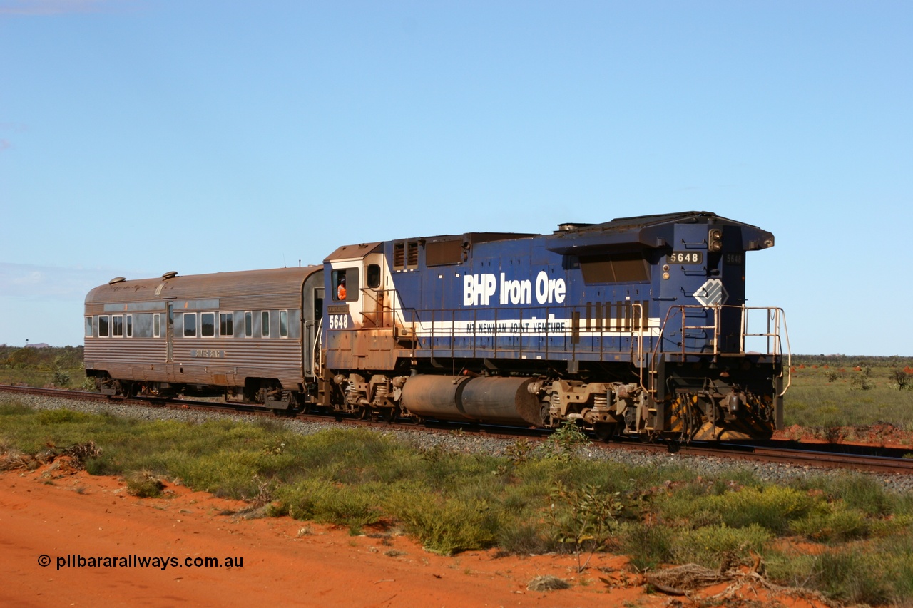 050625 3834
Pippingarra near the 31 km on the GML sees BHP Goninan GE rebuilt model CM40-8M unit 5648 'Kwangyang Bay' serial 8412-06 / 93-139 long end leading the Sundowner along the main on its return to Hedland 25th June 2005.
Keywords: 5648;Goninan;GE;CM40-8M;8412-06/93-139;rebuild;AE-Goodwin;ALCo;M636C;5477;G6047-9;