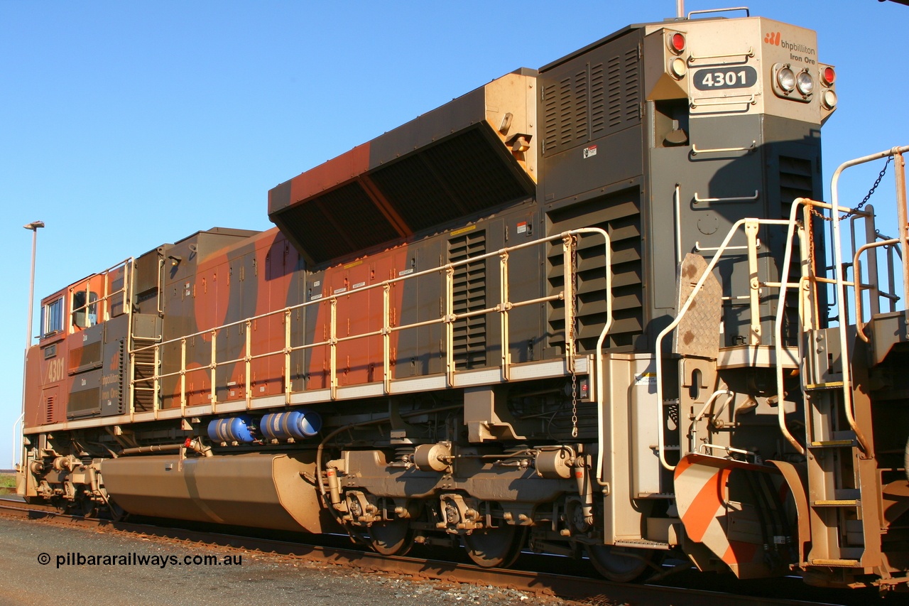 060416 3512r
Nelson Point south yard, BHP Billiton Electro-Motive built SD70ACe/LC class leader 4301 'Bing' serial 20038540-002 16th April 2006. Although there is a unit 4300 it is a spare parts source and as such is not on the roster and the official order placed with EDI was for thirteen units being 4301 to 4313.
Keywords: 4301;Electro-Motive;EMD;SD70ACe/LC;20038540-002;