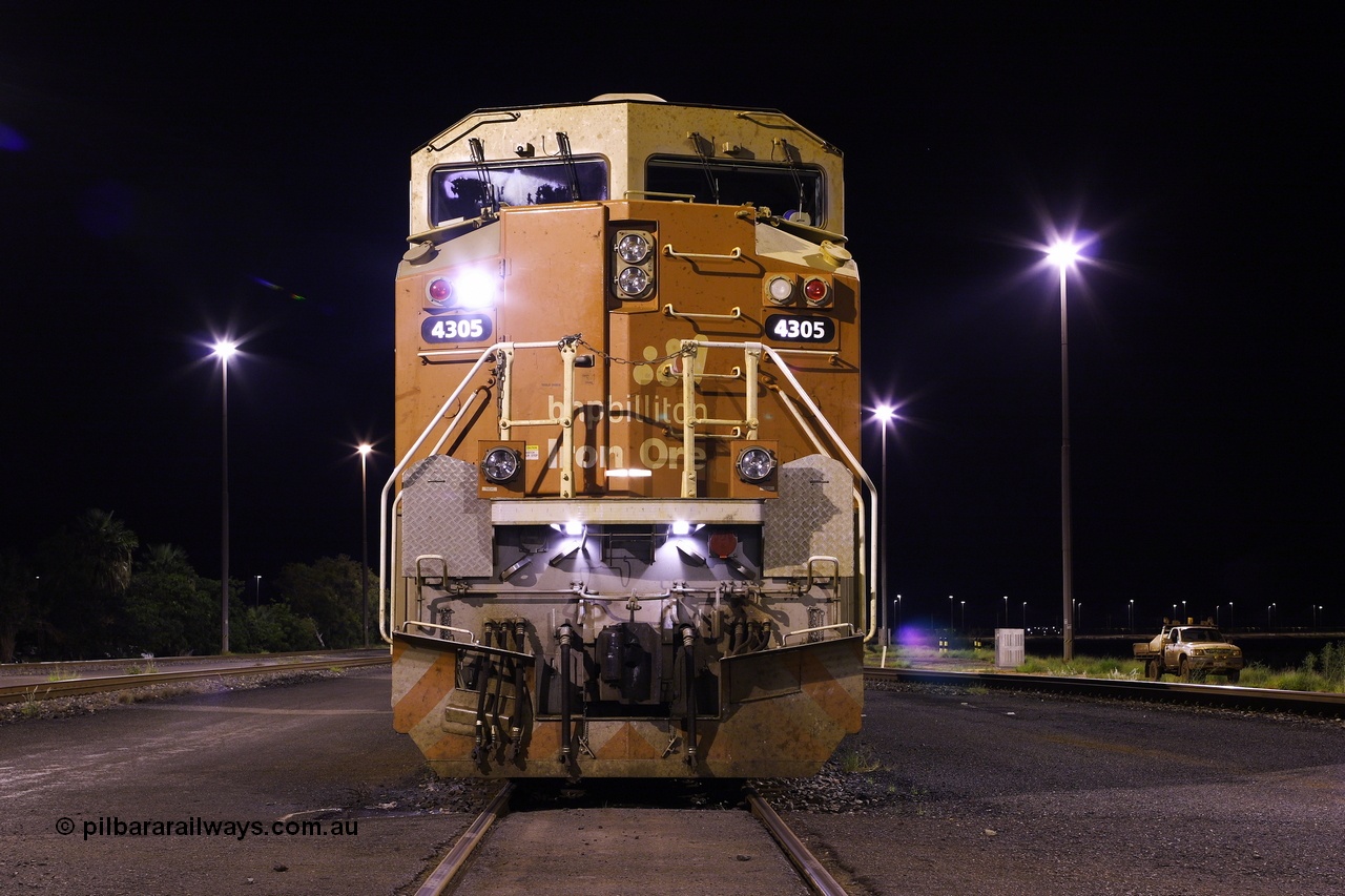 060417 3540
Nelson Point Yard, still relatively new Electro-Motive built SD70ACe/LC unit 4305 serial 20038540-006 'Coonarie' under lights awaits it next job on the evening 17th April 2006.
Keywords: 4305;Electro-Motive;EMD;SD70ACe/LC;20038540-006;