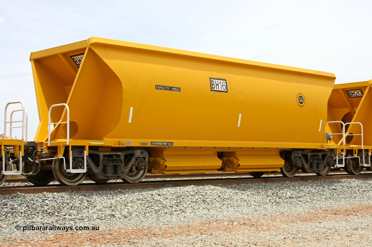 081225 0555r
Barker Siding, one of FMG's thirty five ballast waggons, BH 16, 100 tonne capacity, built in China by CSR at the Yangtze Rolling Stock Company in 2008. 25th December 2008.
Keywords: BH16;CSR-Yangtze-Rolling-Stock-Co-China;FMG-ballast-waggon;