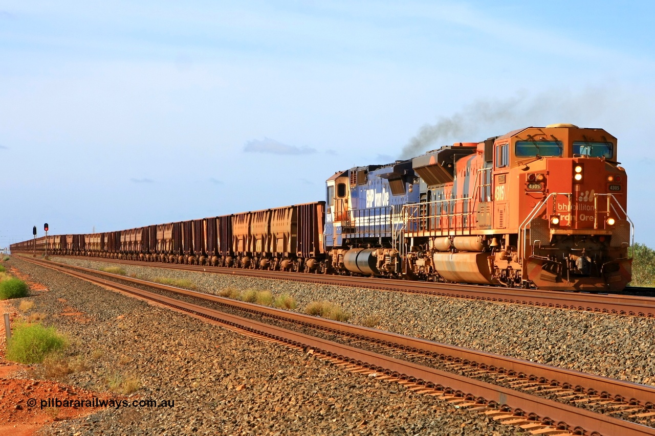 110318 9465r
Bing Siding and an empty heads into the passing track behind Electro-Motive built SD70ACe/LCi unit 4305 'Coonarie' serial 20038540-006 from the original BHP order for these locomotives but without the isolated cab. It leads CM40-8M unit 5649. 4305 was traded back to Progress Rail and sent back to the USA in January 2015. 18th March 2011.
Keywords: 4305;Electro-Motive-London-Ontario;EMD;SD70ACe/LC;20038540-006;