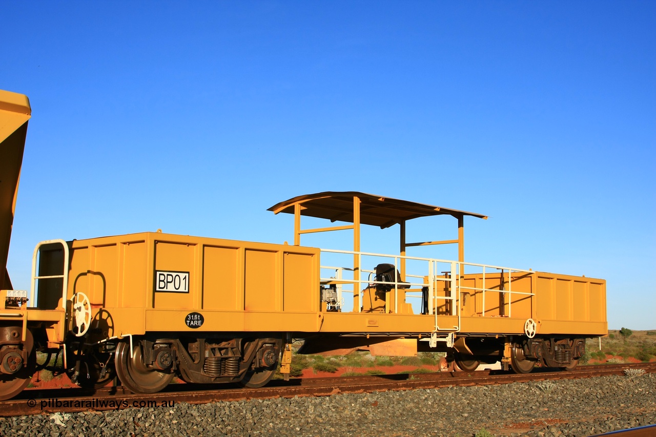 110619 1916
Barker Siding which is the ballast loading point, one of two FMG ballast plough waggons BP 01, built in China by CSR at the Yangtze Rolling Stock Company in 2010. 19th June 2011.
Keywords: BP01;CSR-Yangtze-Rolling-Stock-Co-China;FMG-ballast-waggon;