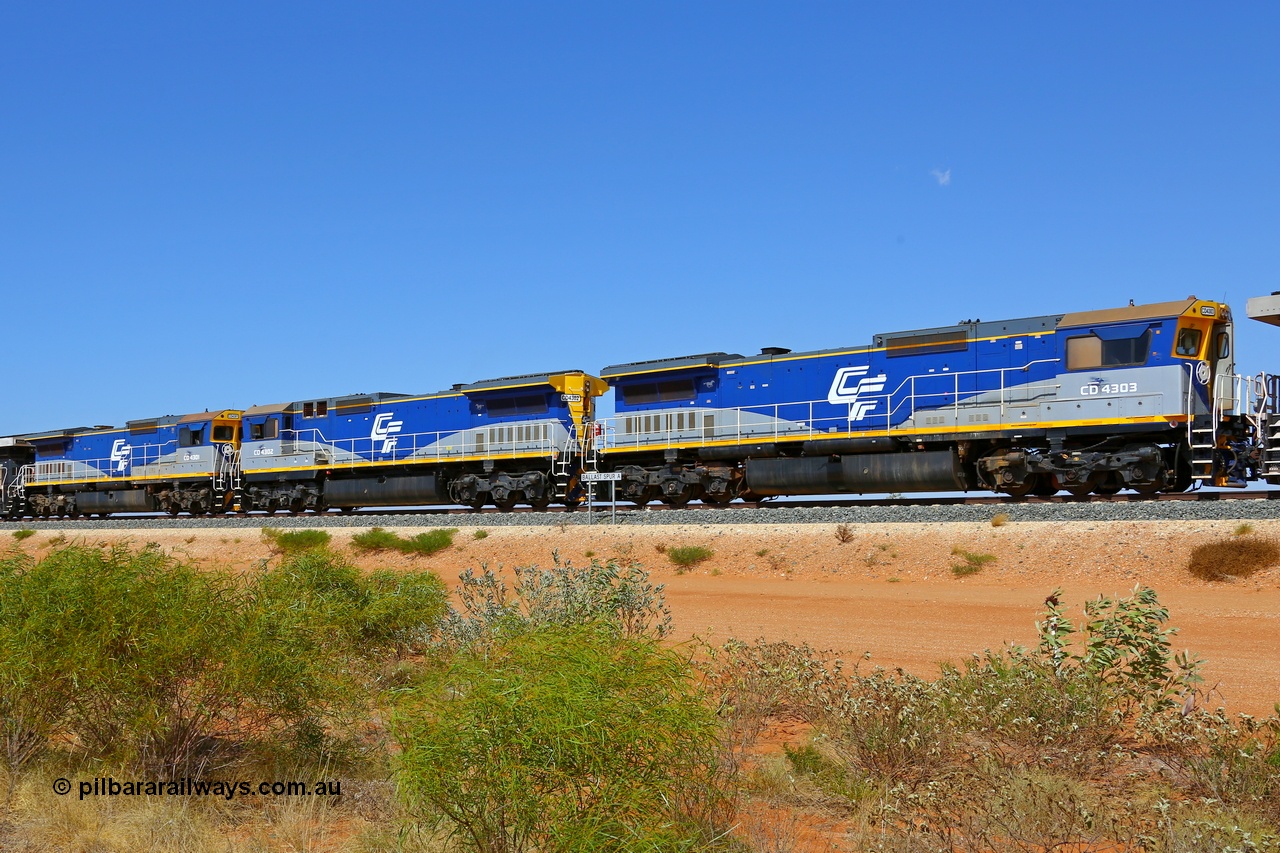 171222 1126r
Ballast Spur A at the 44.1 km on the Roy Hill railway, CFCLA Goninan ALCo to GE rebuild units CM40-8M CD 4303, CD 4302 and CD 4301 during mainline load testing of the three lease units sandwiched between a pair of Roy Hill ES44ACi units. 22nd December, 2017.
Keywords: CD-class;CD4303;CFCLA;Goninan;GE;CM40-8M;8206-04/92-126;rebuild;Comeng-WA;ALCo;M636;9423;C6116-1;