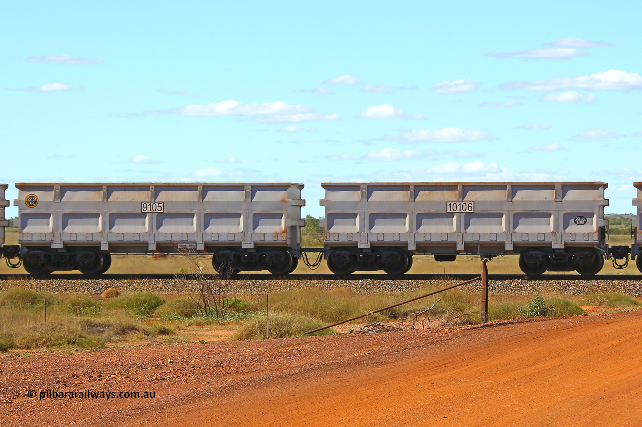 9105-10106 210321 9189
FMG 9105 and 10106 at Indee on an empty train March 21, 2021. 200 waggons numbered from 9105 slave and 10106 control, up to 9303 slave and 10304 control built by CRRC Qiqihar in 2020 and 2021 with the CNR style body at 22.5 tonne tare.
