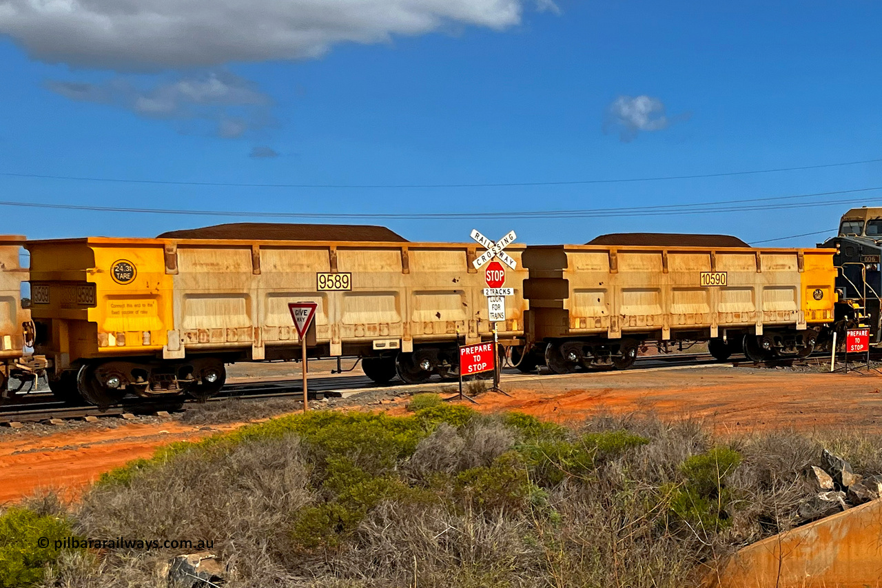 9589-10590 230122 4425
FMG 9589 and 10590 on a loaded train at Boodarie, January 22, 2023. Twenty pairs, or forty waggons numbered 9551 slave and 10552 control, up to 9589 slave and 10590 control built by CRRC Qiqihar in 2021 with the CNR style body and yellow ends denoting dual rotary coupler waggons.
