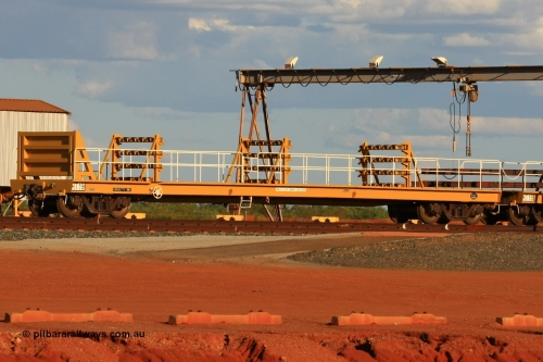 110414 0246r
Thomas Yard, the final member of FMG's 56 tonne capacity flat waggons for the Rail Train, RT 19 built in China by CSR at the Yangtze Rolling Stock Company in 2010. 14th April 2011.
Keywords: RT19;CSR-Yangtze-Rolling-Stock-Co-China;FMG-flat-waggon;