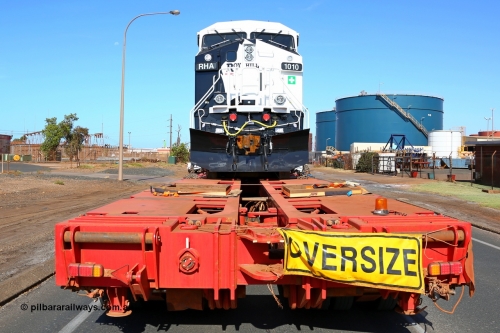 150130 7630
Port Hedland, Wilson Street, front view of Roy Hill's General Electric built ES44ACi unit RHA 1010 serial 62582 during delivery 30th January 2015.
Keywords: RHA-class;RHA1010;GE;ES44ACi;62582;